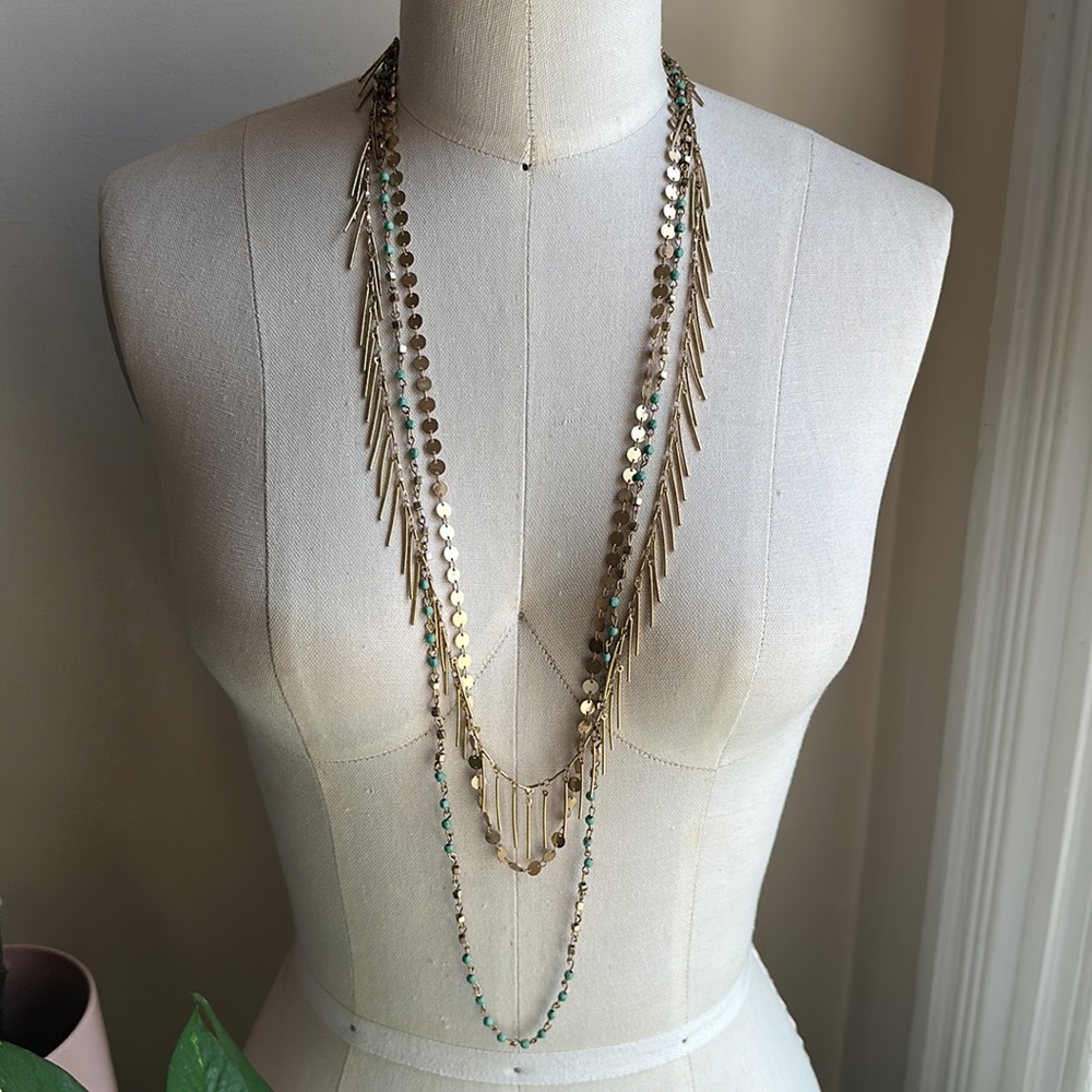 Anthropologie necklace ✨ turquoise colored stones, gold fringe